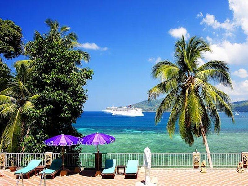Blue Beach Club & Resort Patong Exterior photo