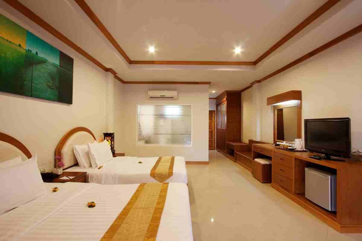 Blue Beach Club & Resort Patong Exterior photo